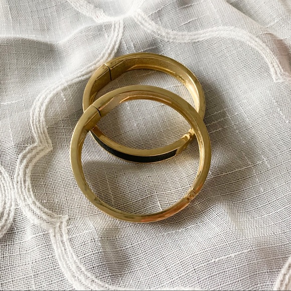 Betsey Johnson 🎀 Set of 2 Bangles - Picture 4 of 5